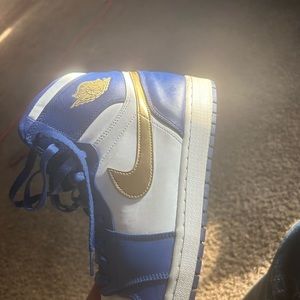 They have only been wore like 3 times just don’t need them no more